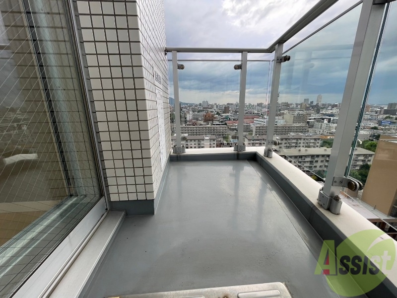 バルコニー　バルコニーが広くプチガーデニングも出来そうですね～。