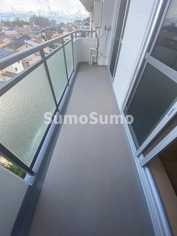 バルコニー　バルコニーからの眺めを楽しみながら食事をしませんか