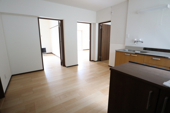 居室・リビング　※別部屋の写真です