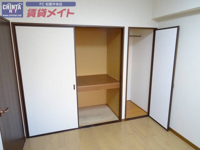 収納　同型参考写真