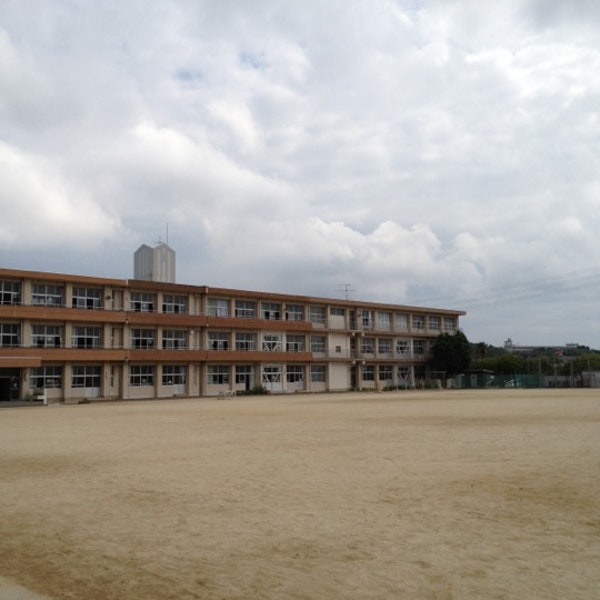 【スターメゾン古国府の小学校】