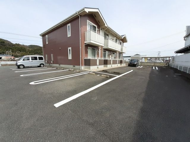 【杵島郡江北町大字佐留志のアパートの駐車場】