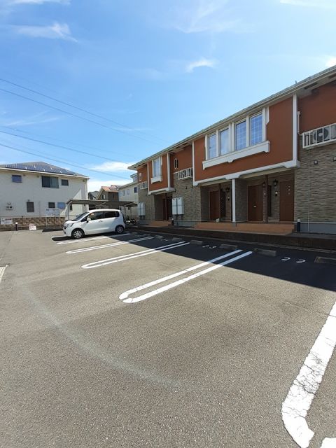 【ウィンクルム七田　弐番館の駐車場】