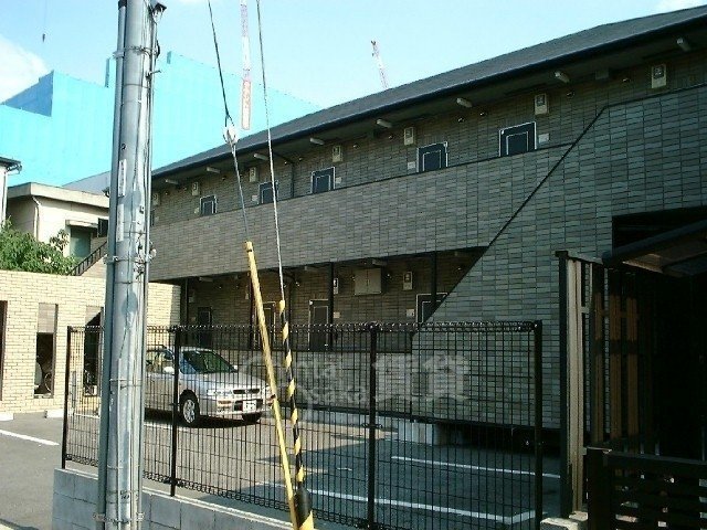 豊中市螢池中町のアパートの建物外観