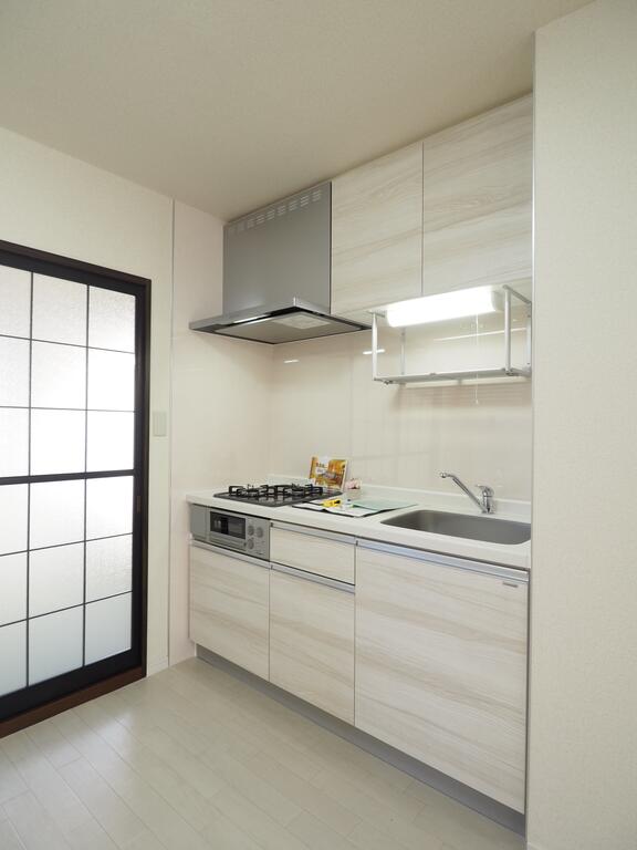 キッチン　システムキッチン2口グリル付き採用