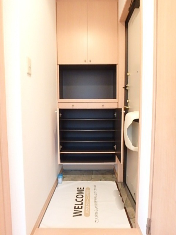 玄関　図面と現状に相違がある場合には現状を優先