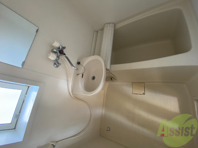 バス・シャワールーム　疲れた日は湯船にゆっくり使って疲れをとってください。