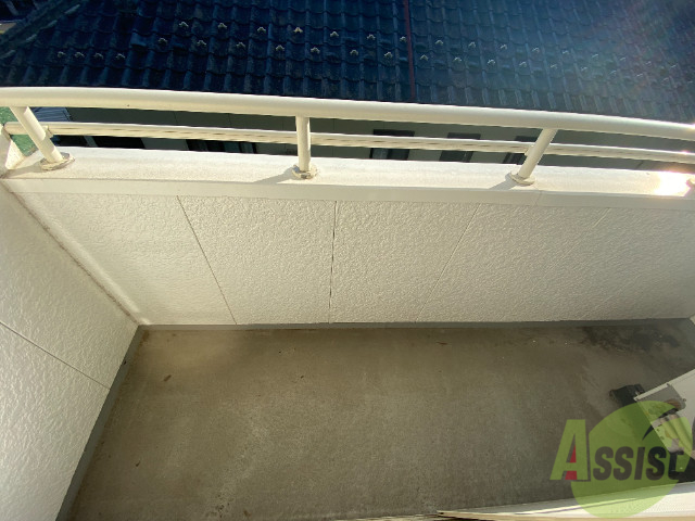 バルコニー　バルコニーは広さ十分。洗濯物もすぐに乾きそう。