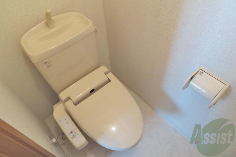 トイレ　トイレはシンプルかつオーソドックスで使い易そうです。