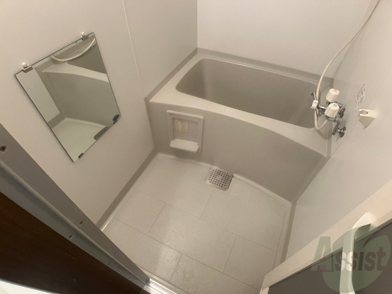 バス・シャワールーム　ユニットバスです。疲れを癒すのに欠かせませんね！