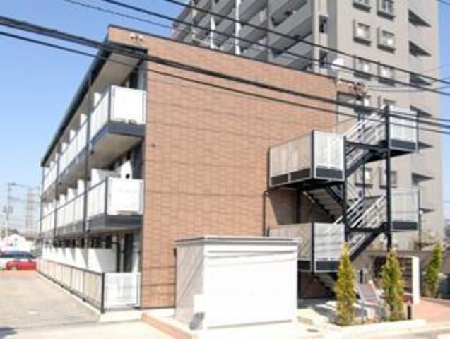 建物外観　★３階建てマンション・水道料込み★