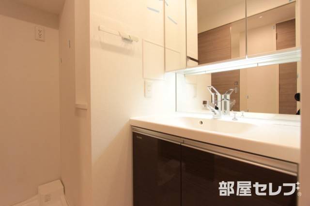 洗面設備　洗面台もきれいですね