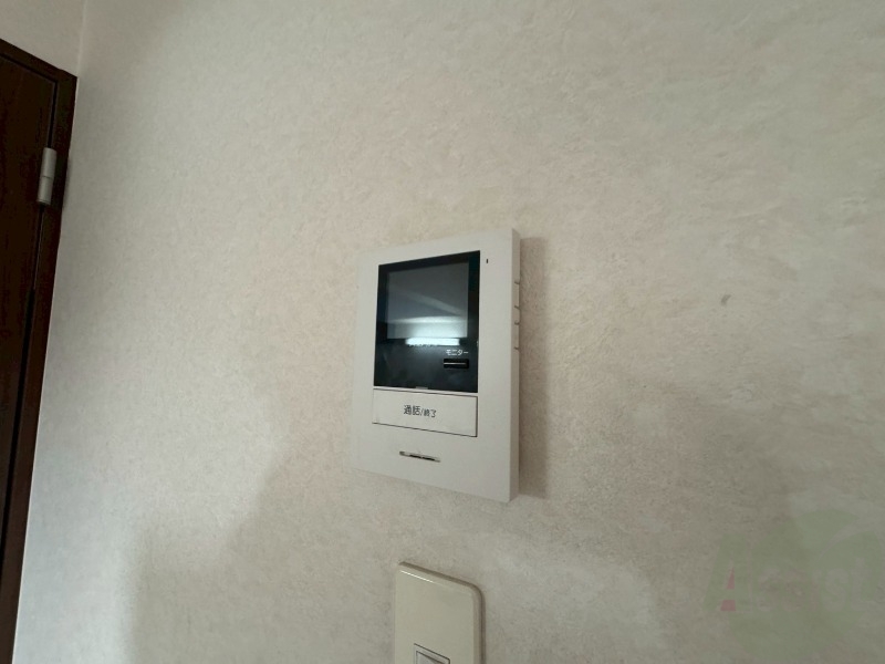 セキュリティ　ＴＶモニター付インターホンです。来客者の顔が見えるので安心！