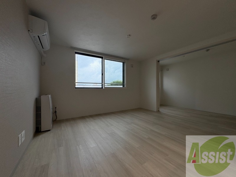 居室・リビング　広々としたリビングですね。使い勝手がよさそうですね！