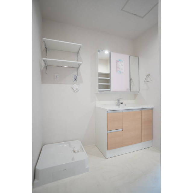 洗面設備　三面鏡にもなる洗髪洗面化粧台♪