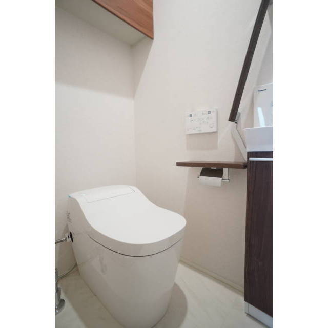 トイレ　温水洗浄便座付のトイレ♪