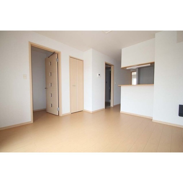 居室・リビング　写真全て１０２　※１０１の反転タイプ