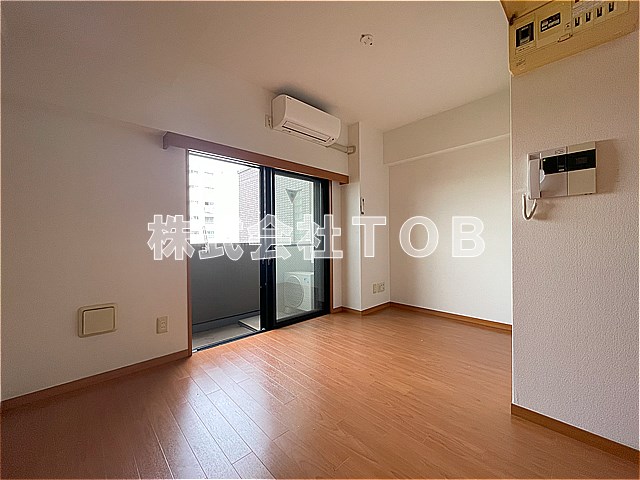 居室・リビング　洋室６帖※クリーニング中の写真※