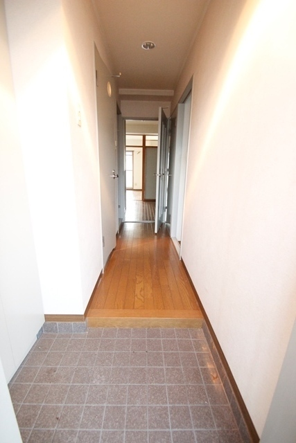 玄関　※別号室のお写真です