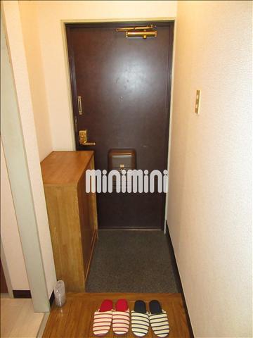 玄関　玄関、下駄箱あります