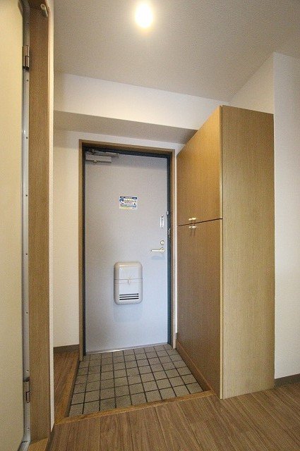 玄関　同物件別号室のものです。
