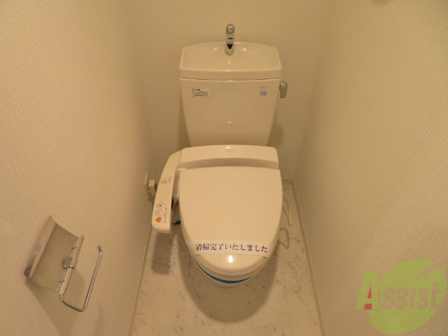 トイレ　人気のウォシュレットつきのトイレです。嬉しいですね。