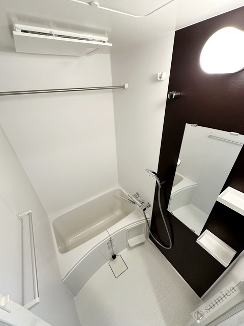 バス・シャワールーム　浴室暖房乾燥機付きバスルームです♪