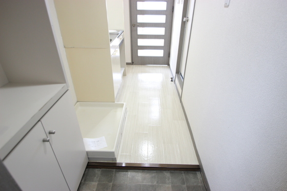 玄関　※別号室の写真です