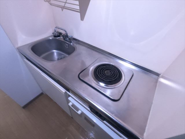 キッチン　IHコンロに交換、調理スペースの広いキッチン