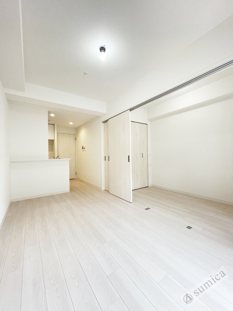 居室・リビング　ホワイトベースで明るい内装♪