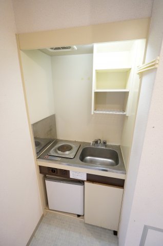 キッチン　※同物件・反転タイプの写真です。