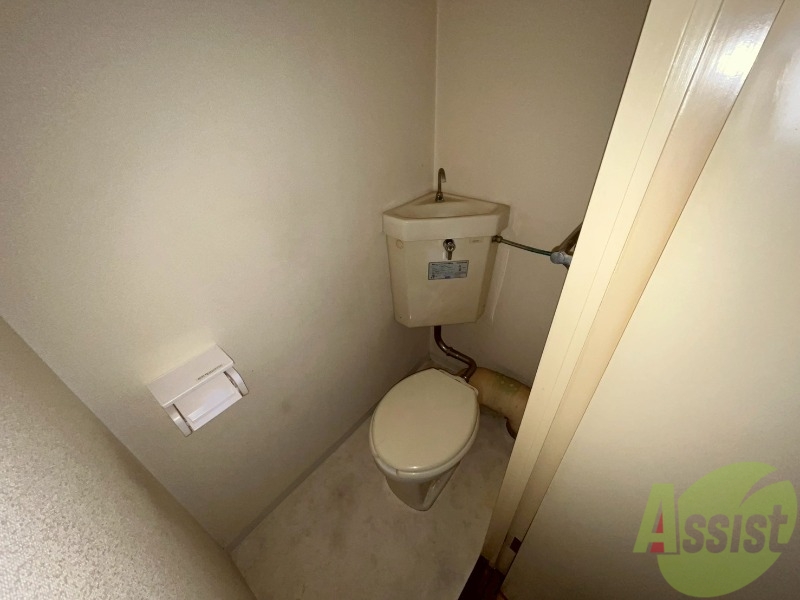 トイレ　こちらはトイレです。清潔感があり、安心して使用できます。