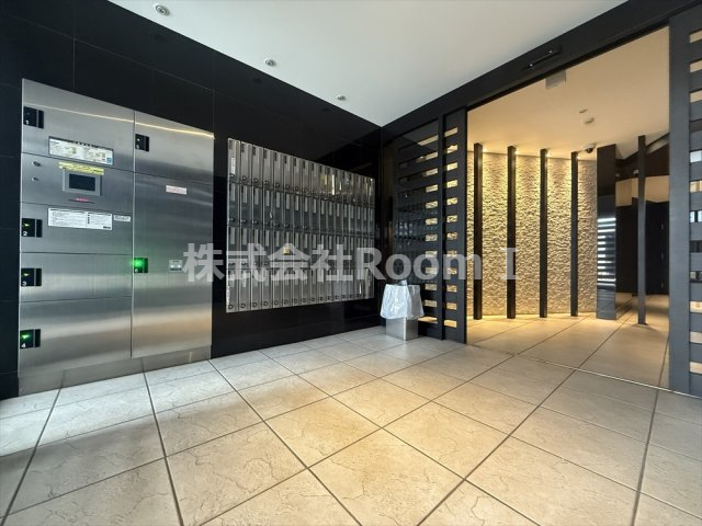 エントランス　毎日通るエントランスはこのようになっています宅配ボックス