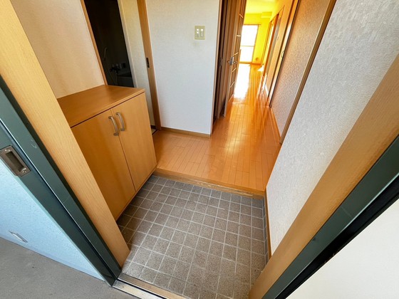 玄関　別号室の写真となります。