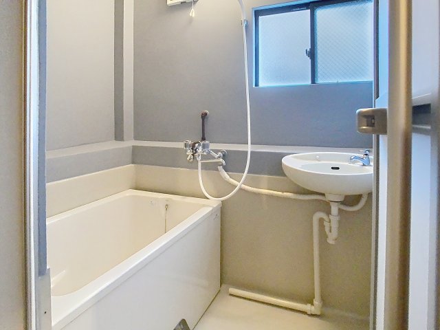 バス・シャワールーム　2025年10月撮影※現況を優先します。