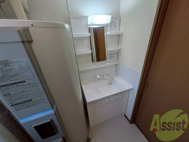 洗面設備　シャンプードレッサー。身支度はここでばっちり。