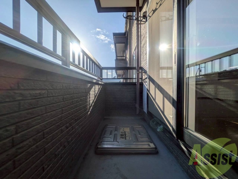 バルコニー　バルコニーです。洗濯物を干したり一息ついたりできますね！