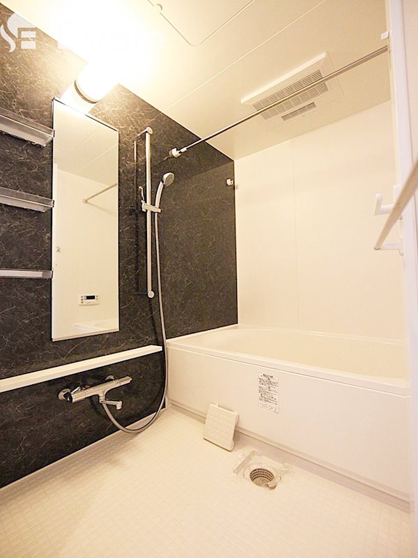 バス・シャワールーム　バスルーム