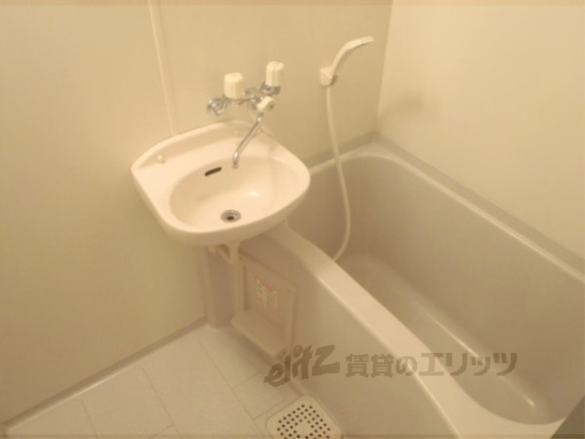 バス・シャワールーム　バス