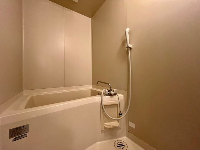 バス・シャワールーム　シンプルで機能的なユニットバス☆