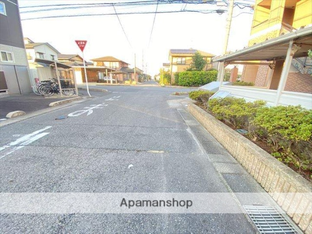 その他　前面道路（その他）まで0m