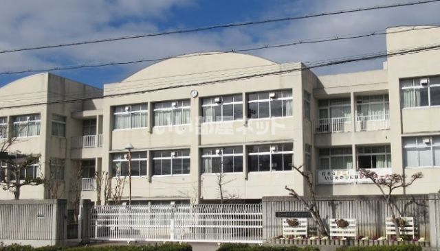 中学校　富田林市立明治池中学校（中学校）まで394m
