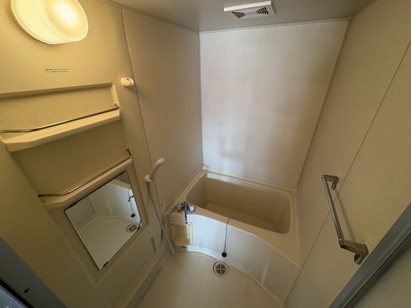 バス・シャワールーム　キレイにリフォームされています！