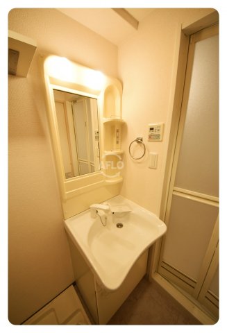 洗面設備　キャピトル大手通　独立洗面台