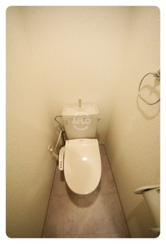 トイレ　キャピトル大手通　温水洗浄便座