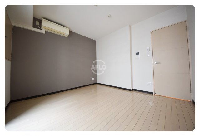 居室・リビング　キャピトル大手通　洋室