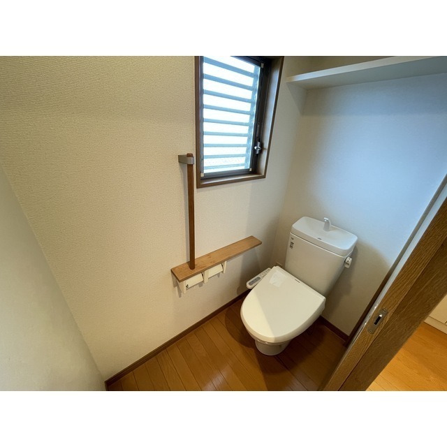 トイレ　※入居中のため、前回募集時の写真です。