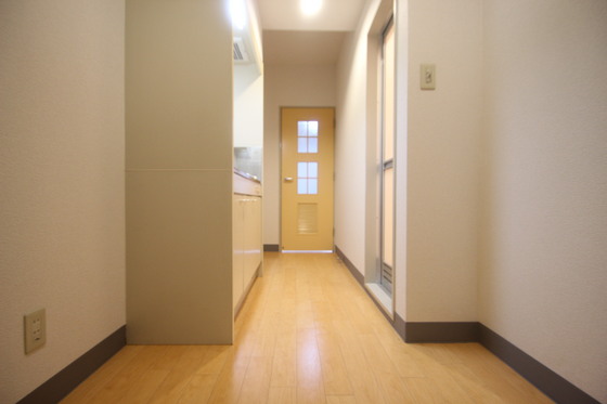 玄関　※別号室のお写真です