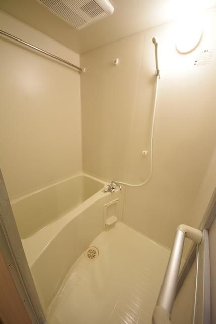 バス・シャワールーム　ゆったりくつろぐバスルーム