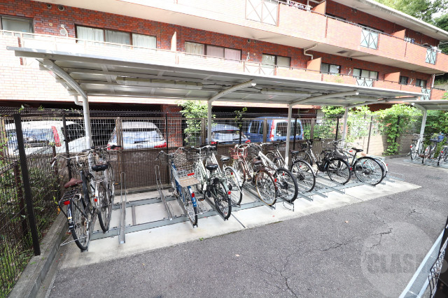 その他共有部分　屋根付き駐輪場